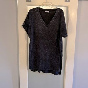 Zenana blueish gray distressed tee